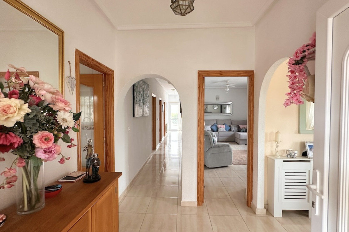 Resale - Villa - HONDON DE LOS FRAILES