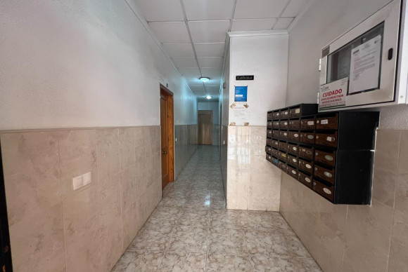 Resale - Apartment  - Torrevieja - Playa del cura