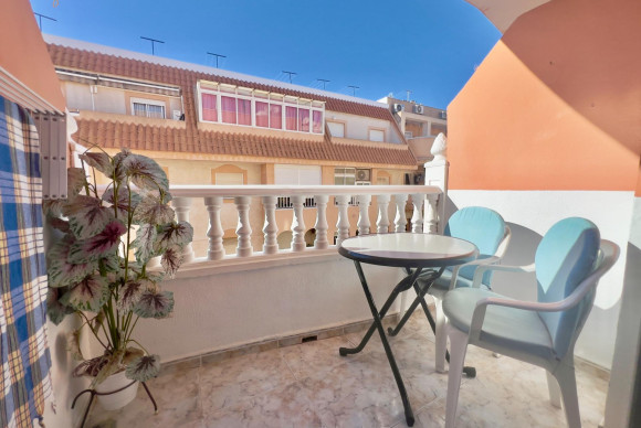 Resale - Apartment  - Torrevieja - Playa del cura