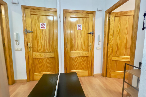 Resale - Apartment  - Torrevieja - Playa del cura