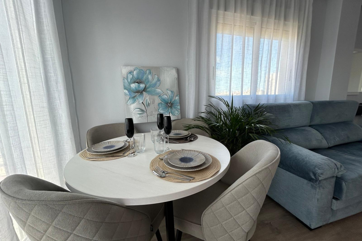 Resale - Apartment  - Torrevieja - Calas blanca