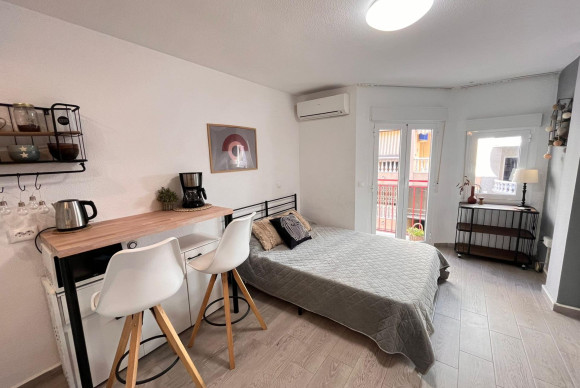 Reventa - Apartamento / piso - Torrevieja - Estacion de autobuses