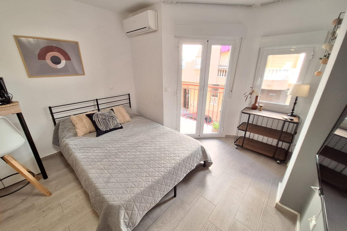 Reventa - Apartamento / piso - Torrevieja - Estacion de autobuses