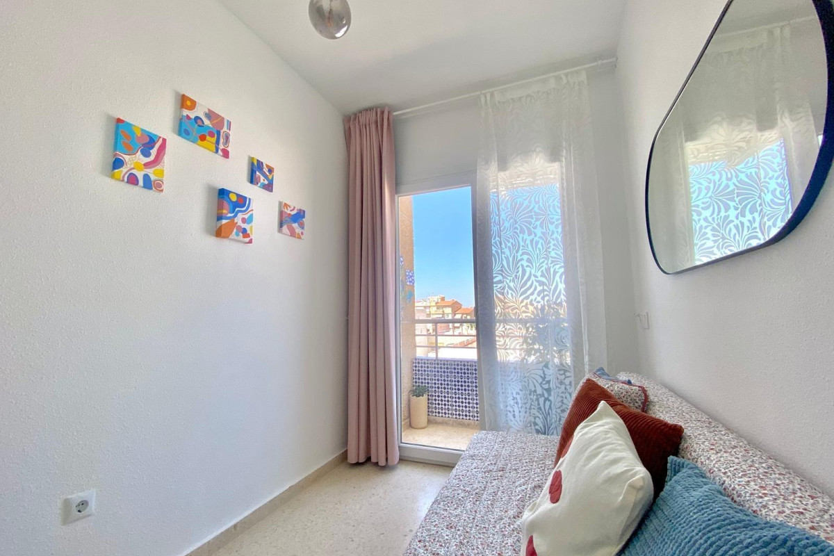 Resale - Apartment  - Torrevieja - Playa del cura