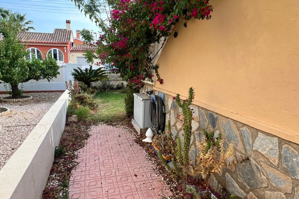 Resale - House - Orihuela Costa - Punta Prima