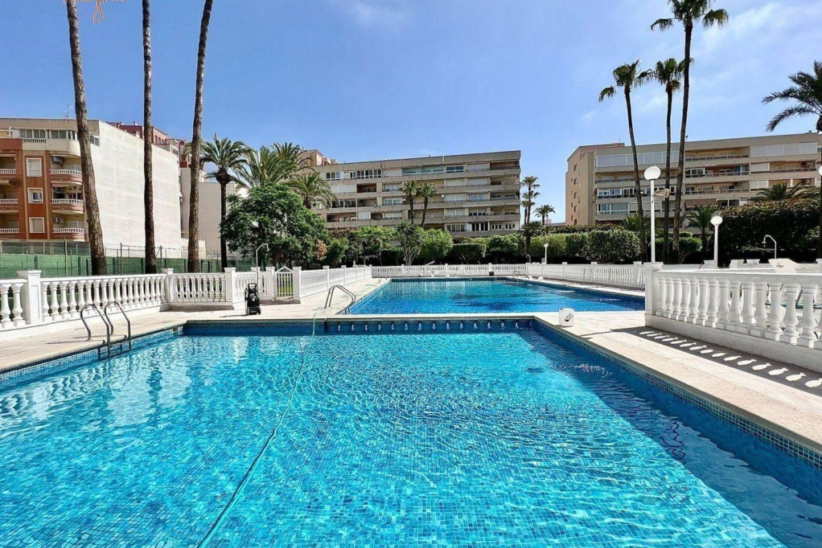 Resale - Apartment  - Torrevieja - Aldea del mar