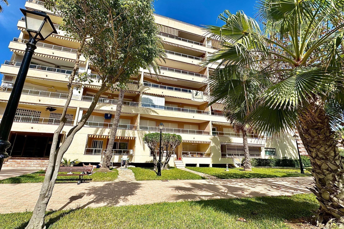 Resale - Apartment  - Torrevieja - Aldea del mar