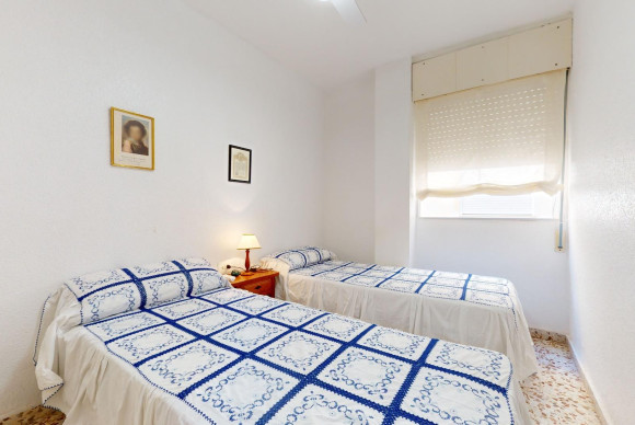 Resale - Apartment  - Torrevieja - Playa del cura