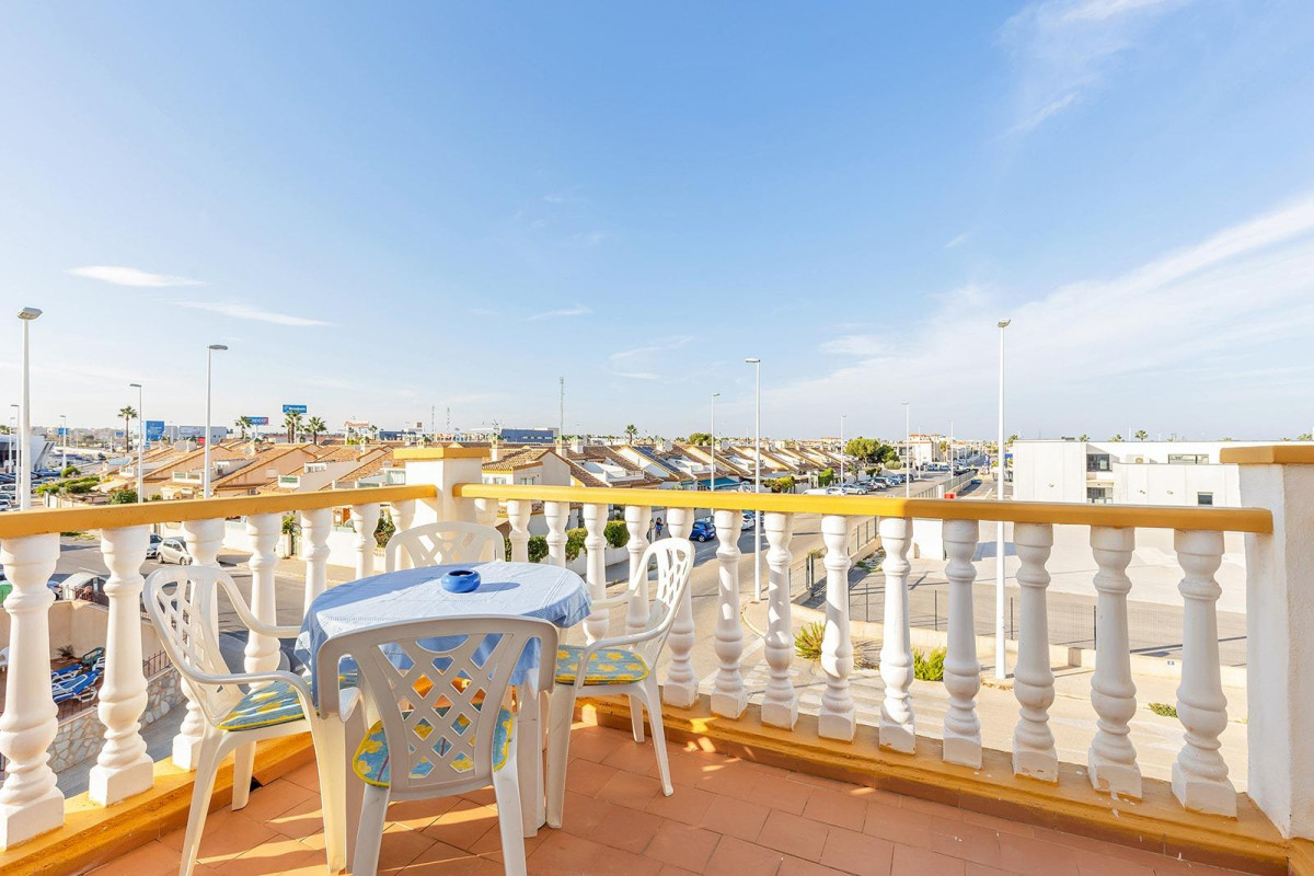 Resale - Apartment  - Orihuela Costa - La Zenia