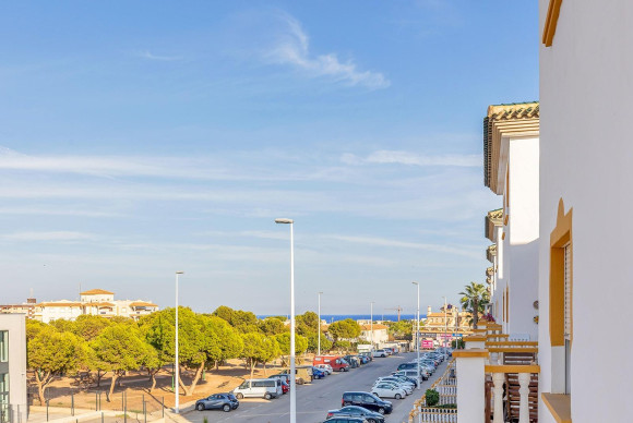 Resale - Apartment  - Orihuela Costa - La Zenia