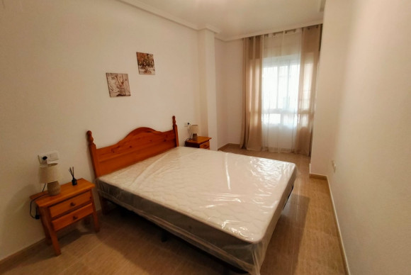 Alquiler a largo plazo - Apartamento / piso - Torrevieja - Playa de los locos