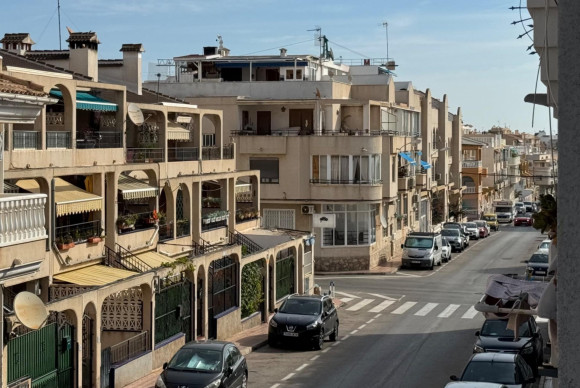 Resale - Apartment  - Torrevieja - Playa del cura