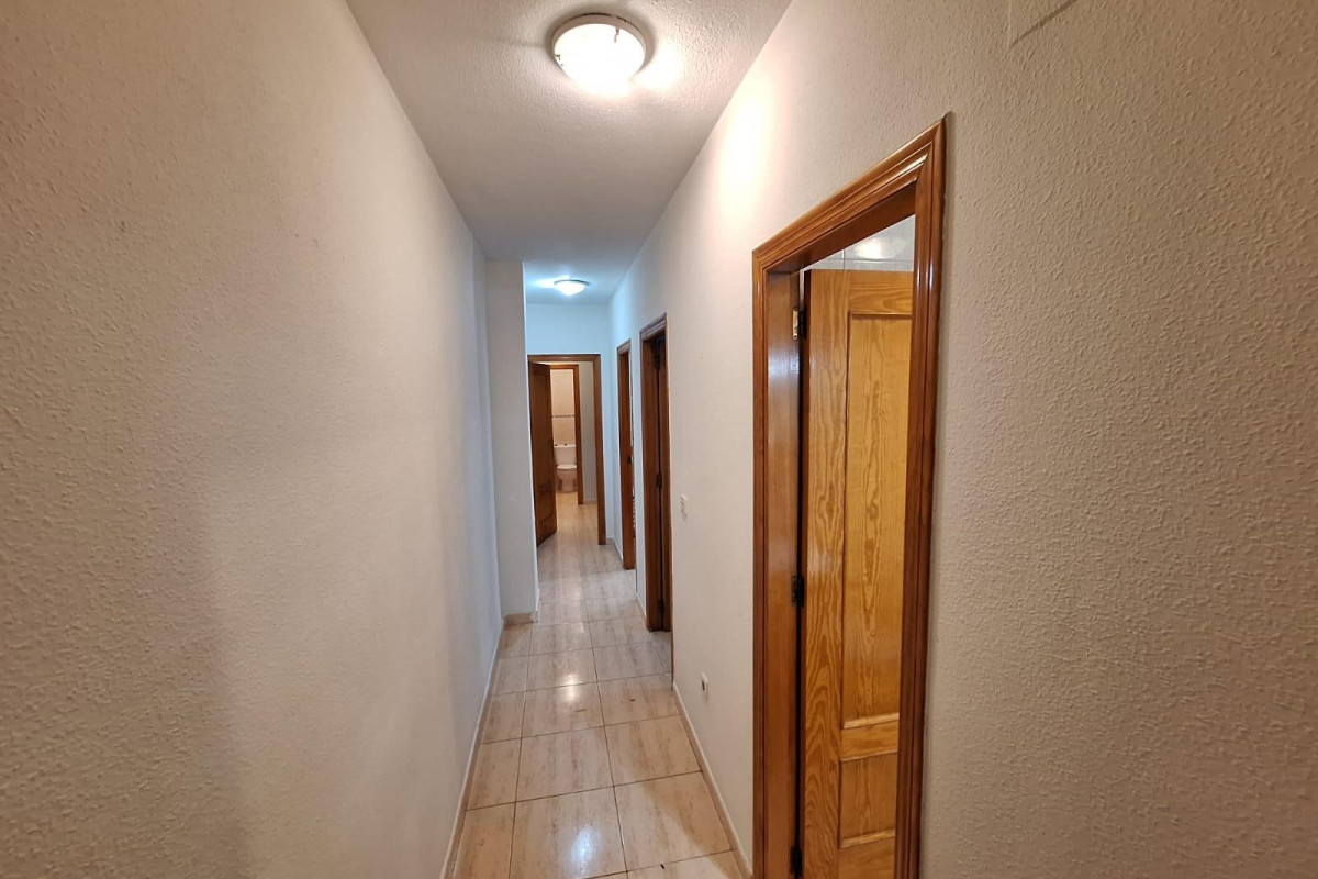 Alquiler a largo plazo - Apartamento / piso - Torrevieja - Playa del cura