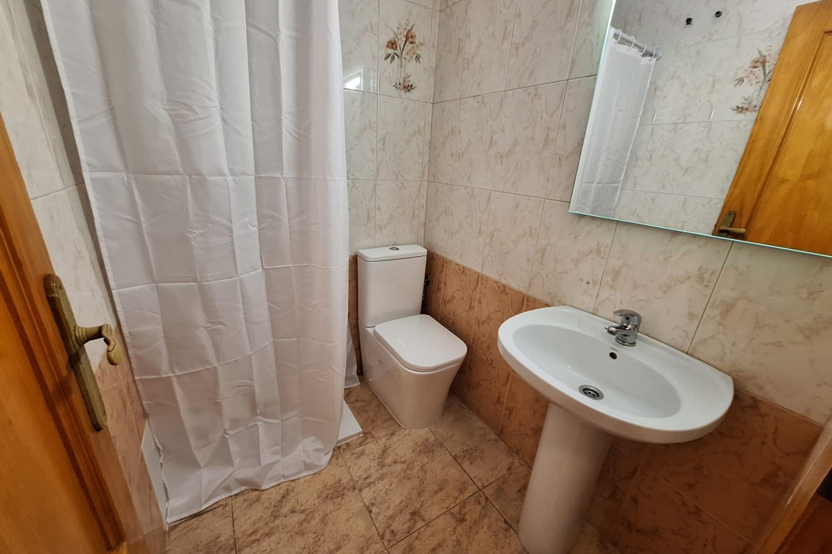 Alquiler a largo plazo - Apartamento / piso - Torrevieja - Playa del cura