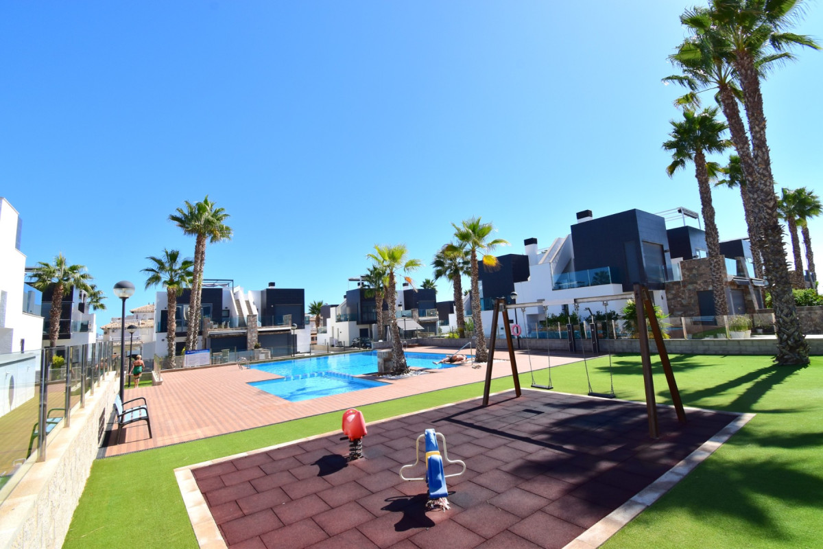 Resale - Apartment  - Orihuela Costa - Lomas de Cabo Roig