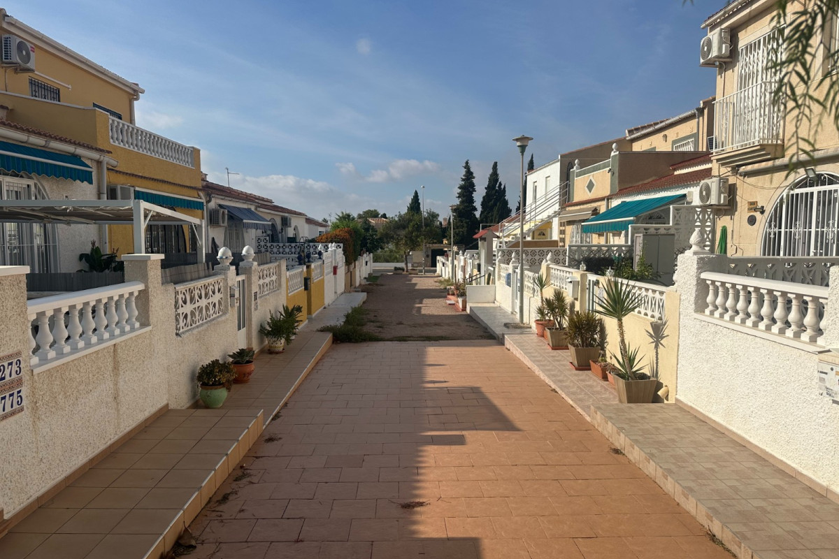 Resale - Townhouse - San Luis - San Luis, Torrevieja