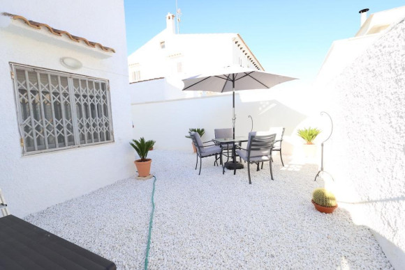 Resale - Apartment  - Torrevieja - Los Frutales