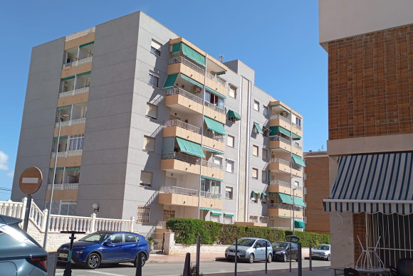 Resale - Apartment  - Torrevieja - Punta prima