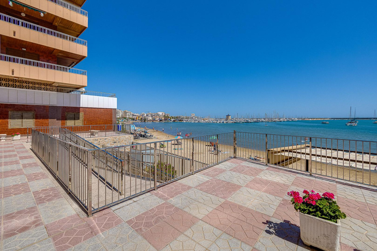 Resale - Apartment  - Torrevieja - El Acequión