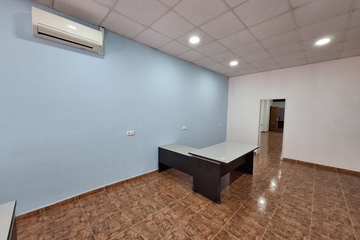 Long Term Rental - Commercial Unit - Torrevieja - Playa del cura