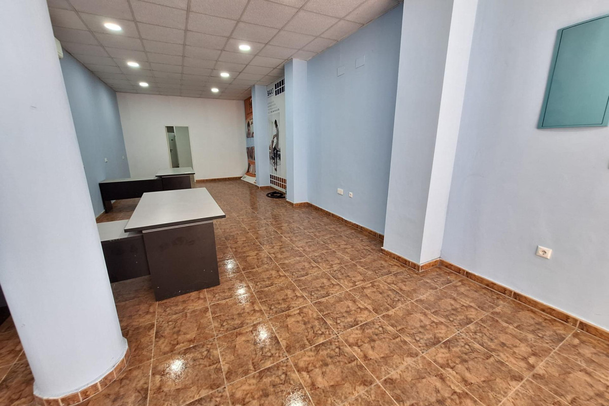 Long Term Rental - Commercial Unit - Torrevieja - Playa del cura