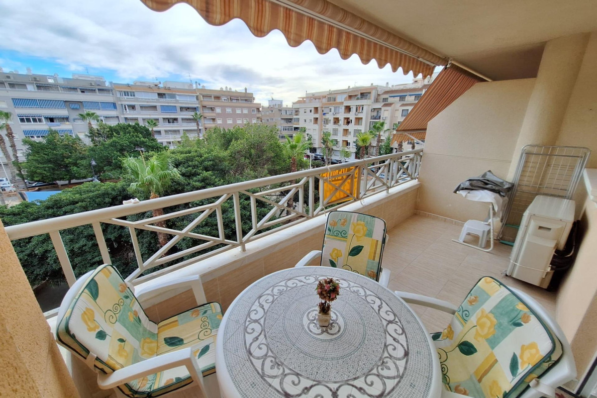 Resale - Apartment  - Torrevieja - Playa del cura