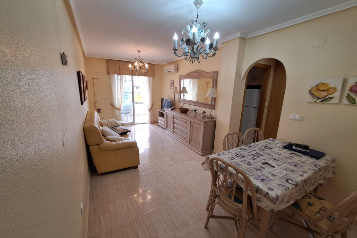 Resale - Apartment  - Torrevieja - Playa del cura