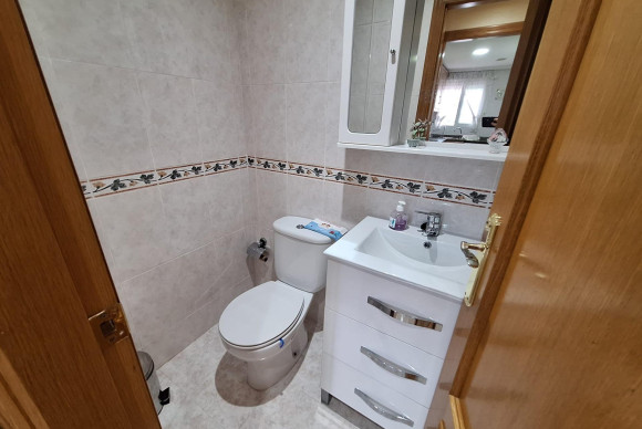 Resale - Apartment  - Torrevieja - Playa del cura