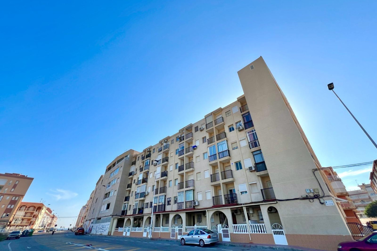 Resale - Apartment  - Torrevieja - La Mata