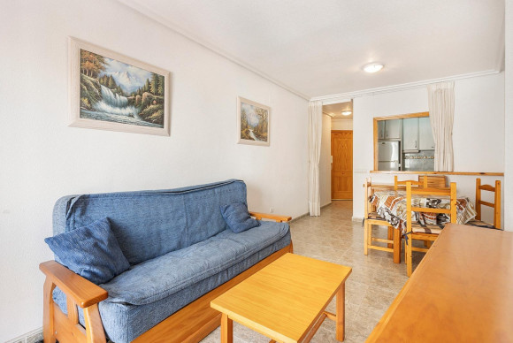 Resale - Apartment  - Torrevieja - La Mata pueblo