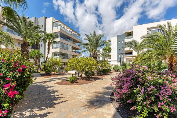 Resale - Apartment  - Orihuela Costa - Los Dolses