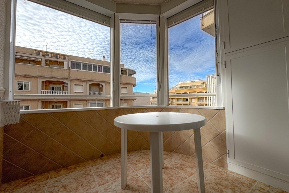 Resale - Apartment  - Torrevieja - Playa del cura