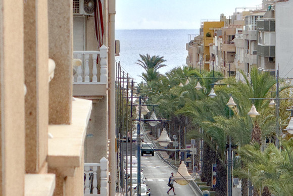 Resale - Apartment  - Torrevieja - Playa del cura