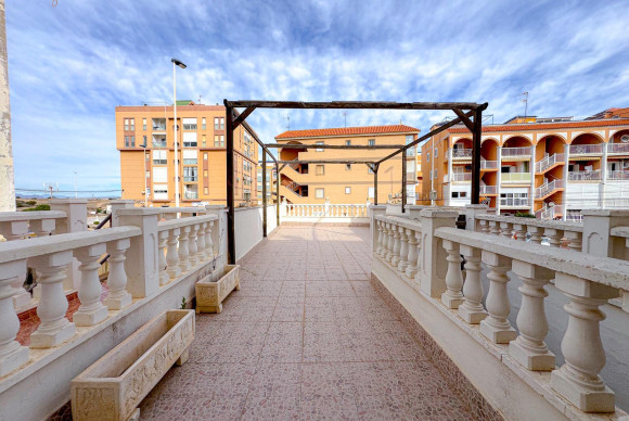 Resale - Apartment  - Torrevieja - La Mata pueblo