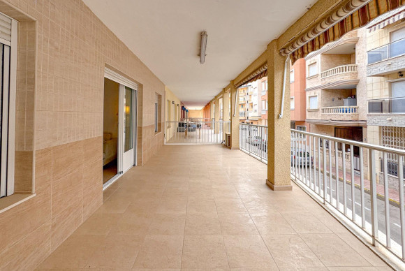 Resale - Apartment  - Torrevieja - La Mata pueblo