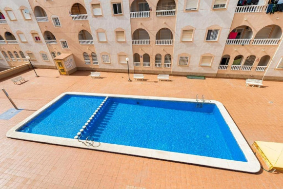 Resale - Apartment  - Torrevieja - Estacion de autobuses