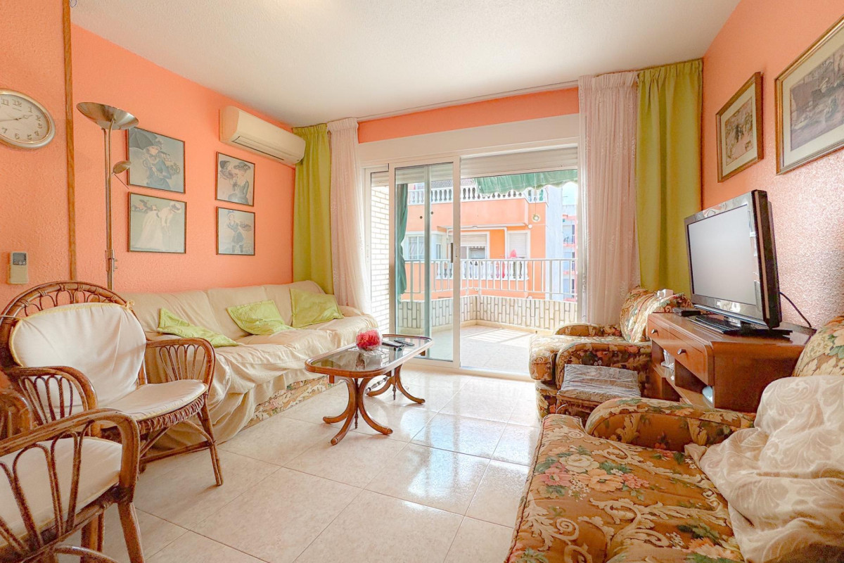 Resale - Apartment  - Torrevieja - Playa del cura