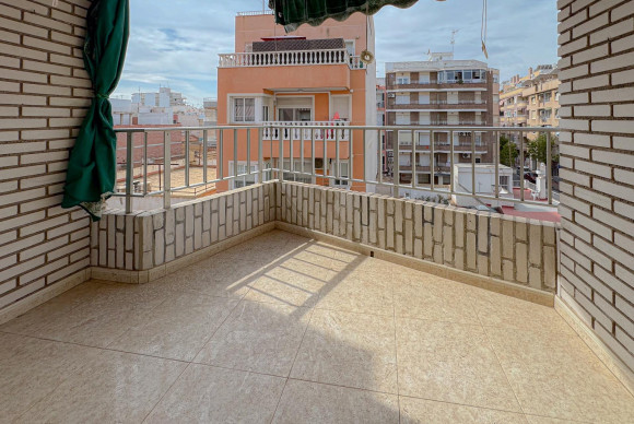 Resale - Apartment  - Torrevieja - Playa del cura