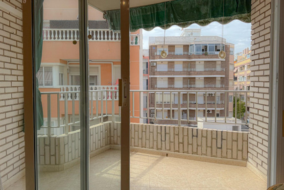 Resale - Apartment  - Torrevieja - Playa del cura