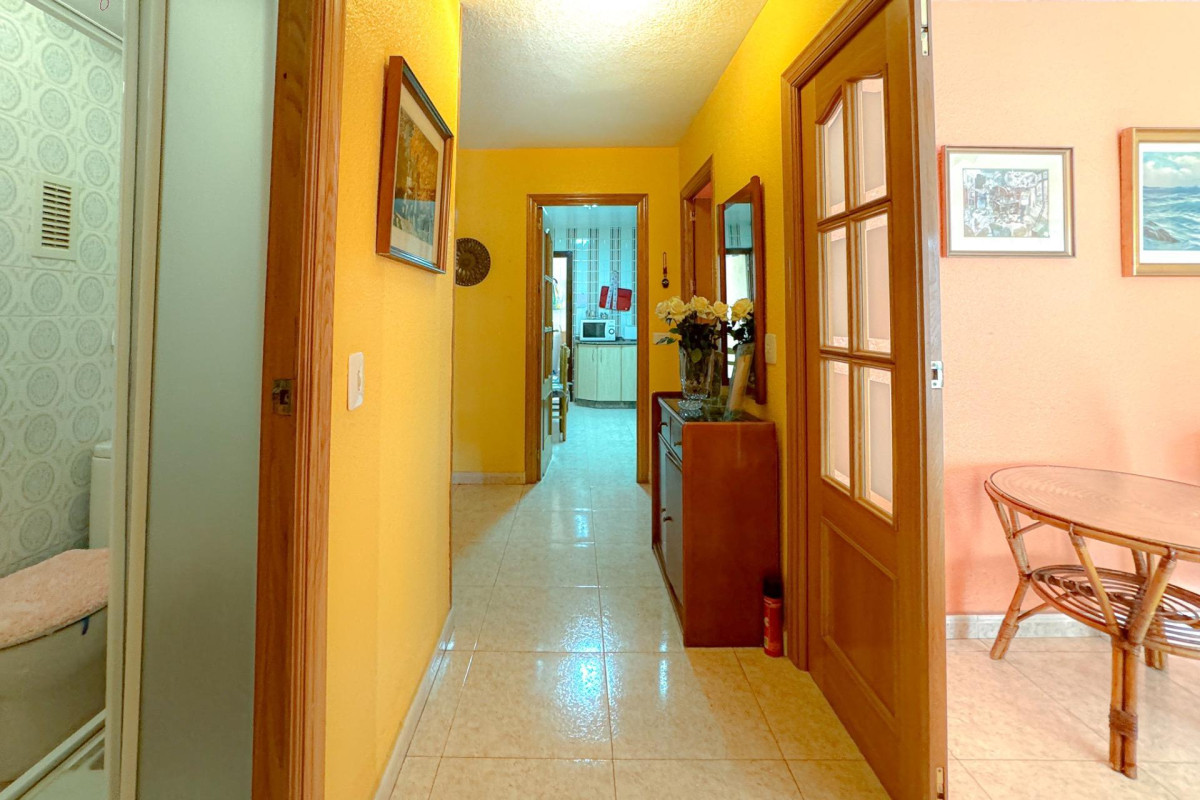 Resale - Apartment  - Torrevieja - Playa del cura