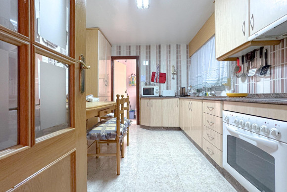 Resale - Apartment  - Torrevieja - Playa del cura