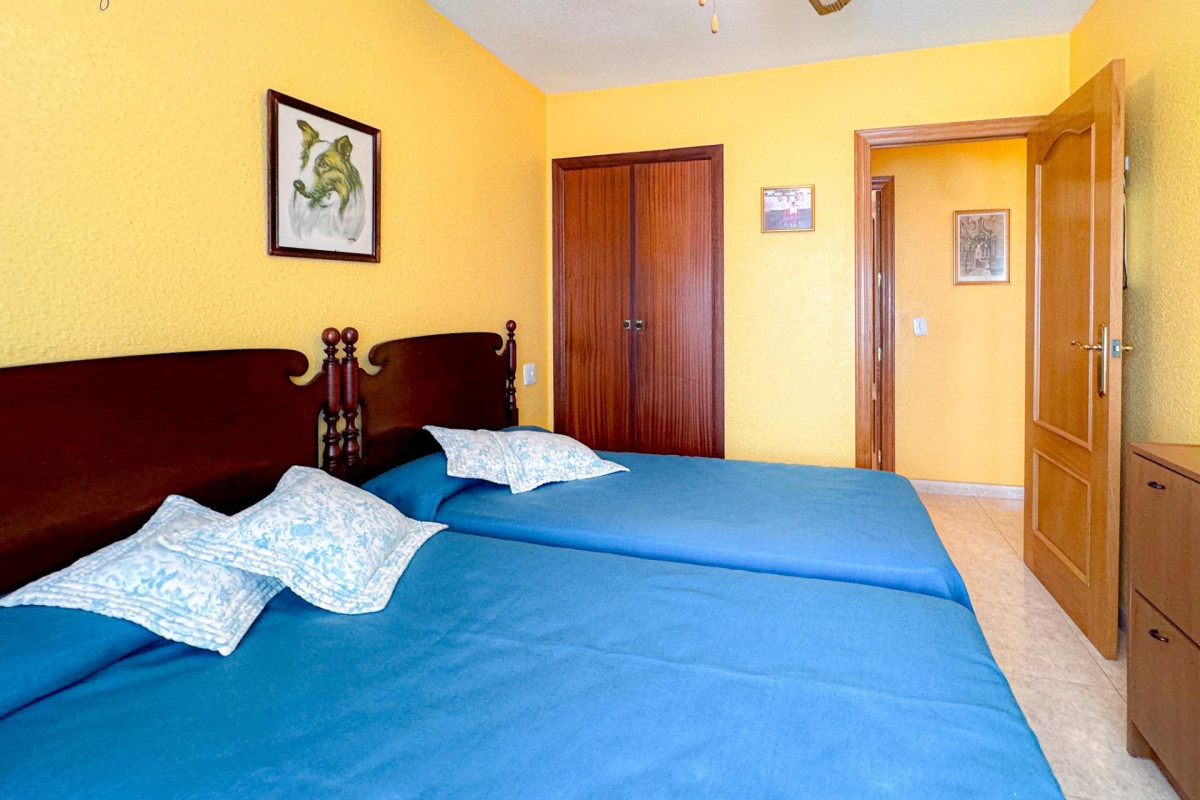 Resale - Apartment  - Torrevieja - Playa del cura