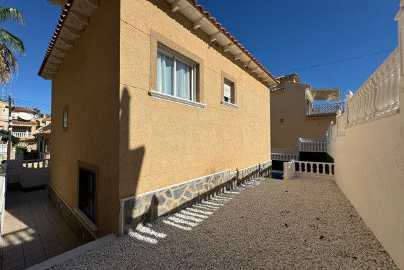 Resale - Villa - Orihuela Costa - Lomas de Campoamor-Las Ramblas