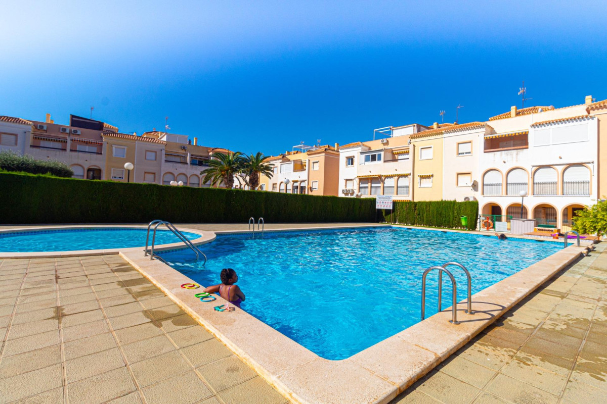 Resale - Bungalow - Torrevieja - Playa de los Naufragos