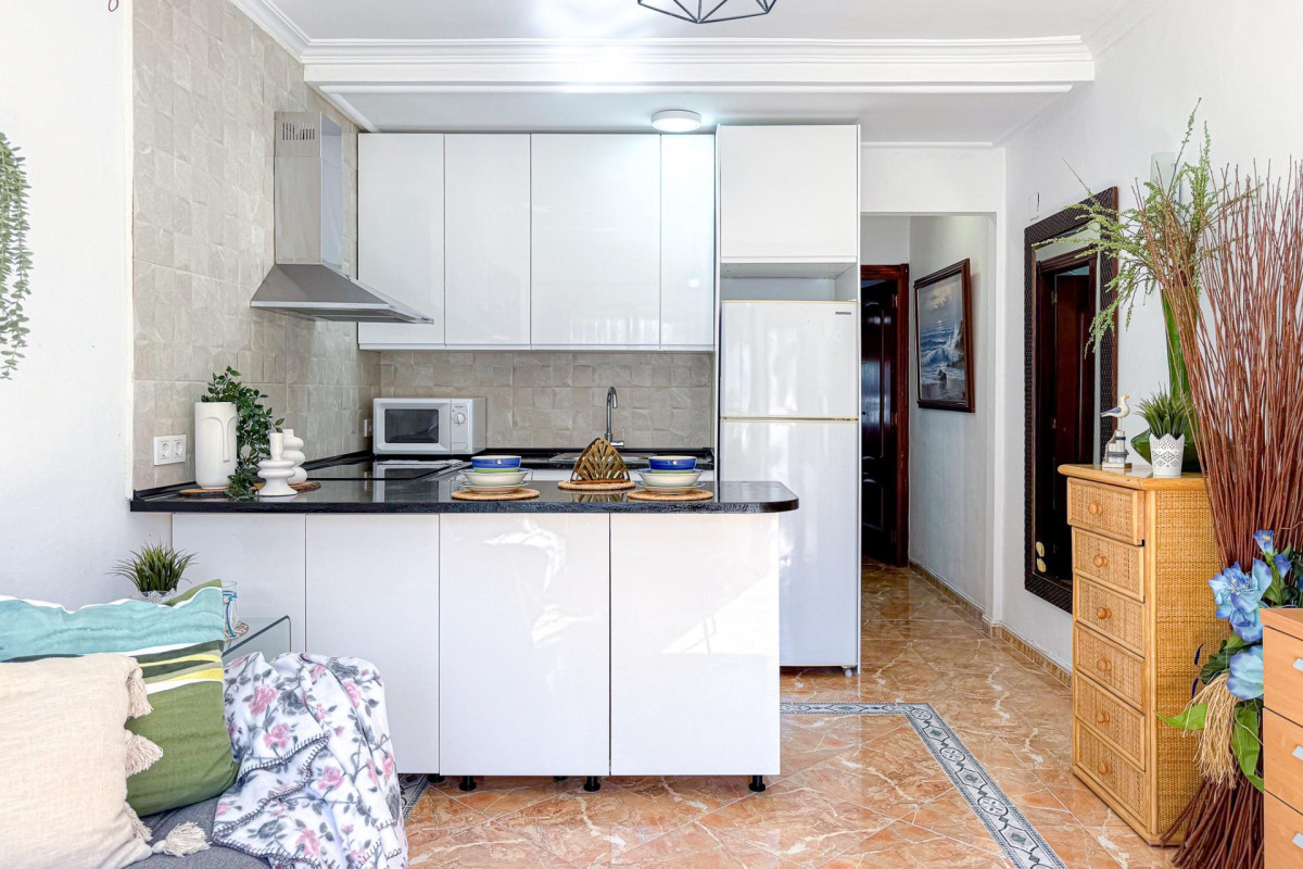 Resale - Apartment  - Torrevieja - Los Frutales