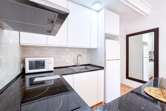 Resale - Apartment  - Torrevieja - Los Frutales