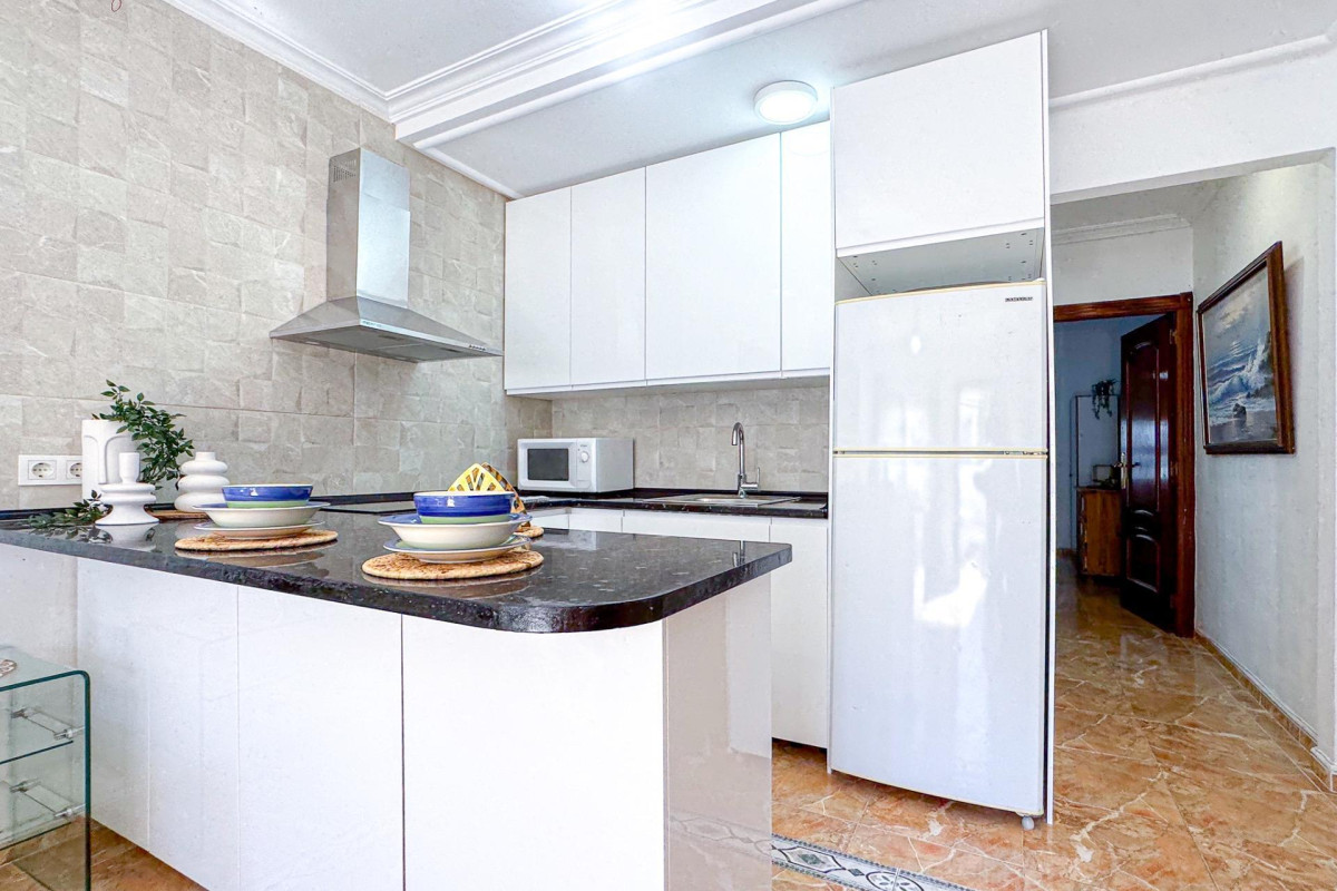 Resale - Apartment  - Torrevieja - Los Frutales