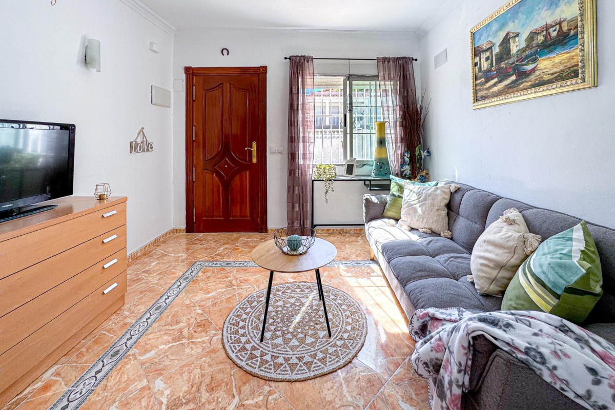 Resale - Apartment  - Torrevieja - Los Frutales