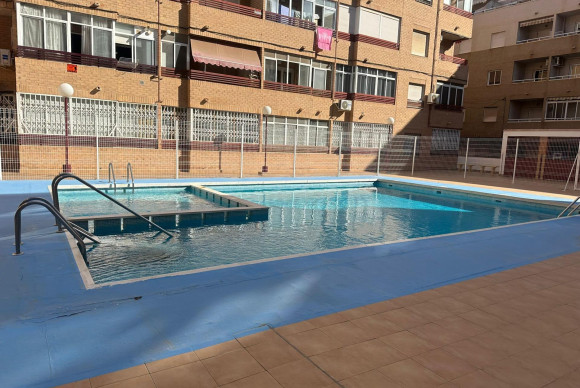 Herverkoop - Appartement  - Torrevieja - El molino