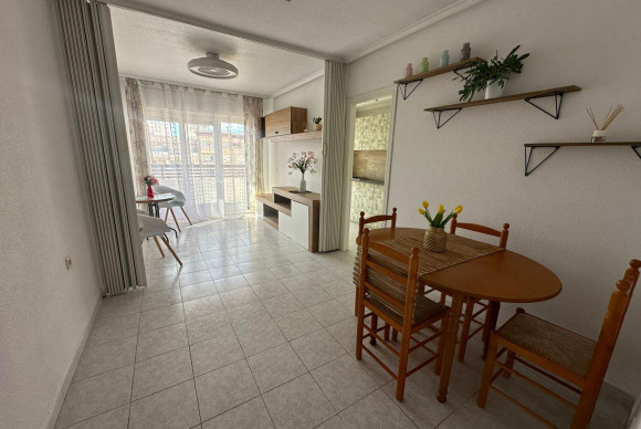 Resale - Apartment  - Torrevieja - El molino